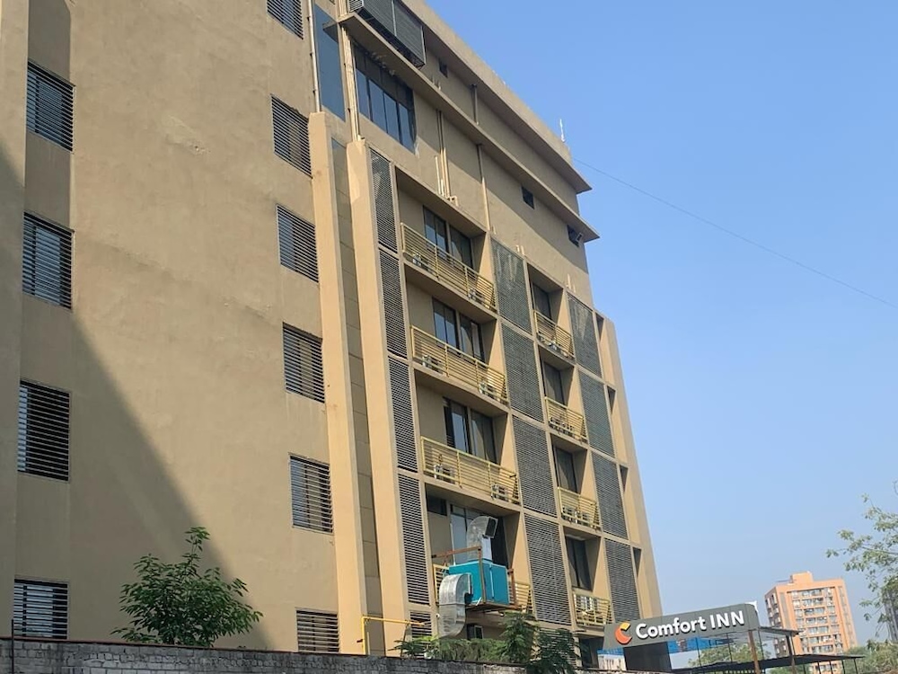 comfort inn sapphire chandkheda