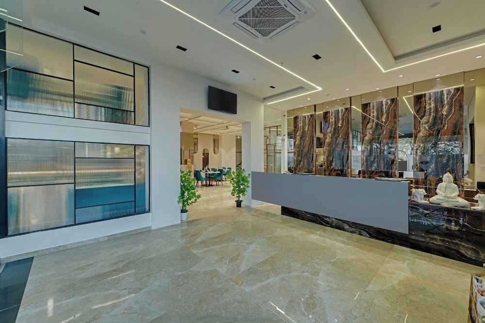 comfort inn sapphire chandkheda