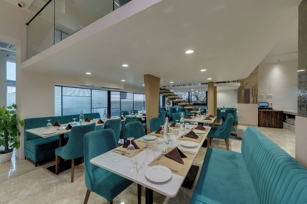 comfort inn sapphire chandkheda