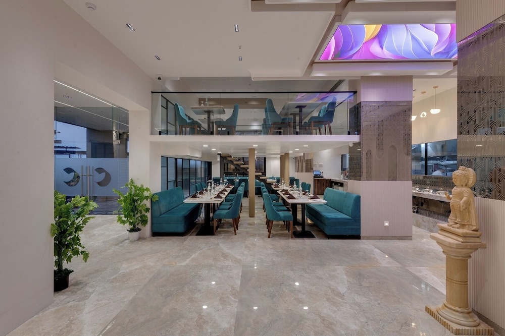 comfort inn sapphire chandkheda