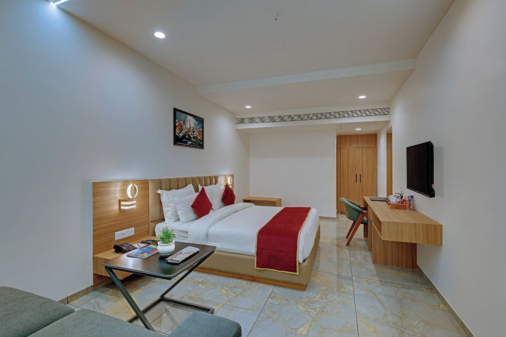 comfort inn sapphire chandkheda