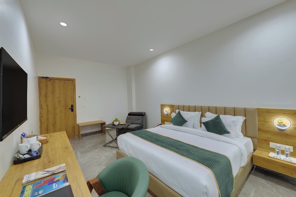 comfort inn sapphire chandkheda