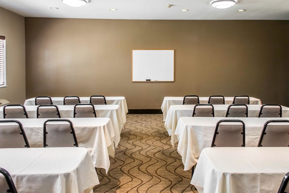 Spark By Hilton Round Rock,,3 star