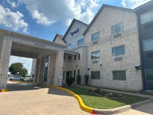 spark by hilton round rock