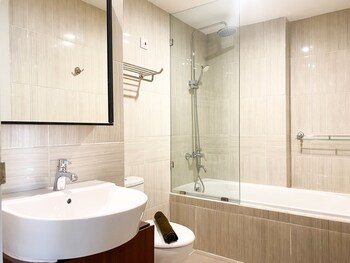 comfortable and strategic 1br at vasanta innopark apartment