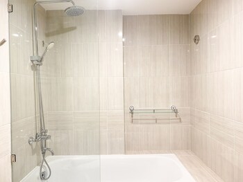 comfortable and strategic 1br at vasanta innopark apartment