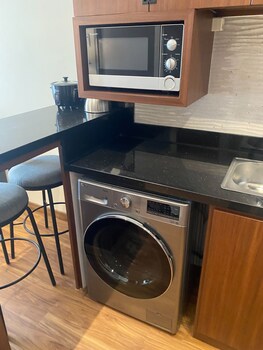 comfortable and strategic 1br at vasanta innopark apartment
