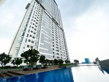 comfortable and strategic 1br at vasanta innopark apartment