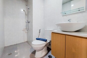 comfortable and warm 2br parkland avenue apartment