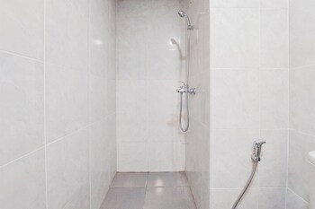 comfortable and warm 2br parkland avenue apartment