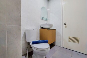 comfortable and warm 2br parkland avenue apartment