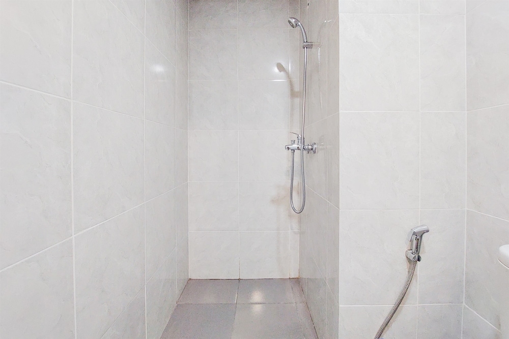 comfortable and warm 2br parkland avenue apartment
