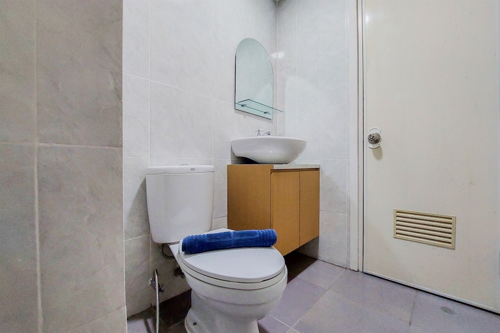 comfortable and warm 2br parkland avenue apartment