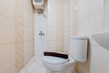 comfy and warm studio serpong greenview apartment