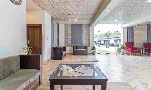 corbett courtyard by the tigers pugmark