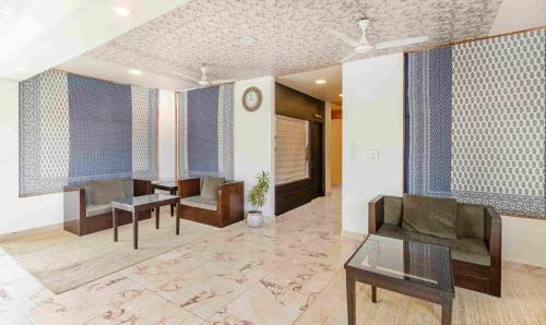 corbett courtyard by the tigers pugmark