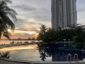 country garden danga bay