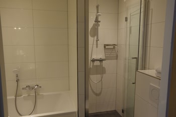hotel and restaurant van saaze