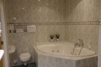 hotel and restaurant van saaze