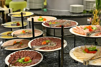 mona plaza zlatibor