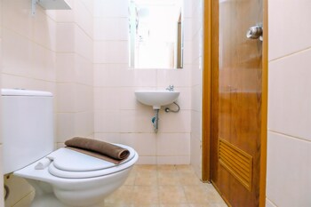 cozy living and restful studio at dave apartment