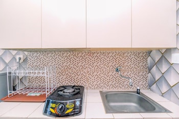 cozy living and restful studio at dave apartment