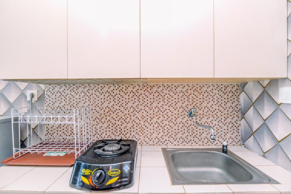 cozy living and restful studio at dave apartment