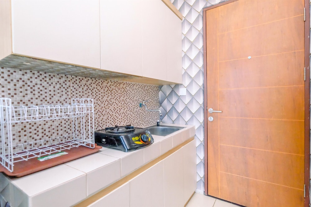 cozy living and restful studio at dave apartment