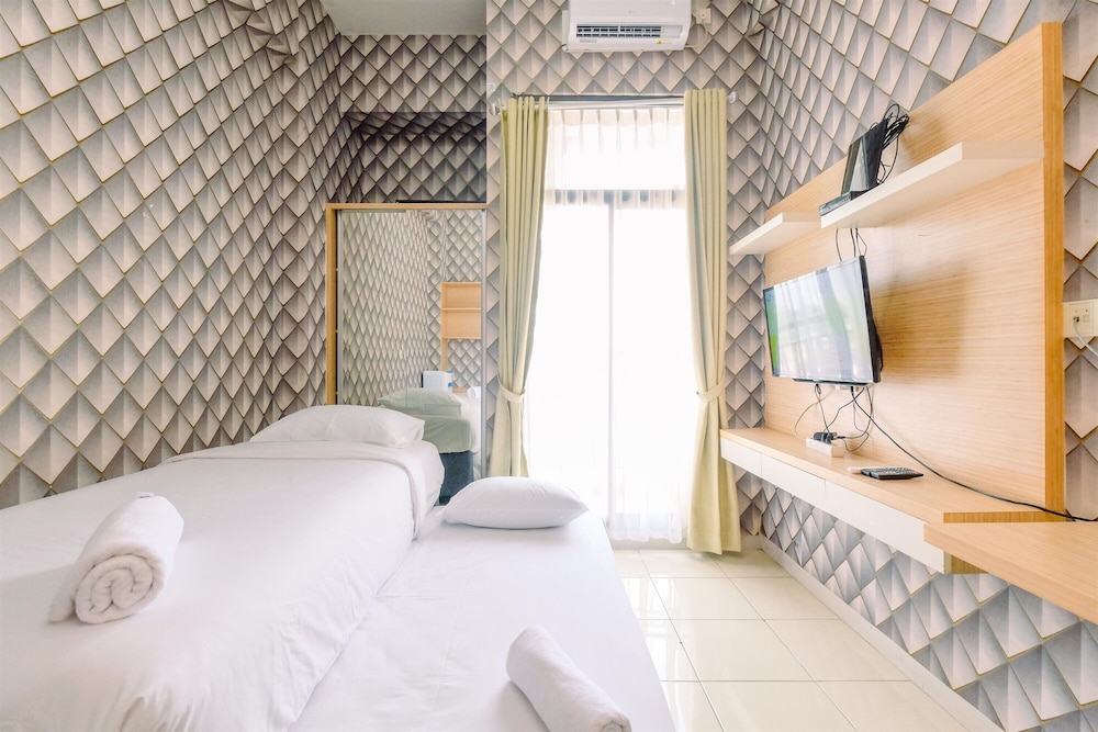 cozy living and restful studio at dave apartment