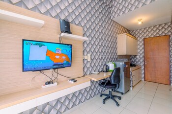 cozy living and restful studio at dave apartment