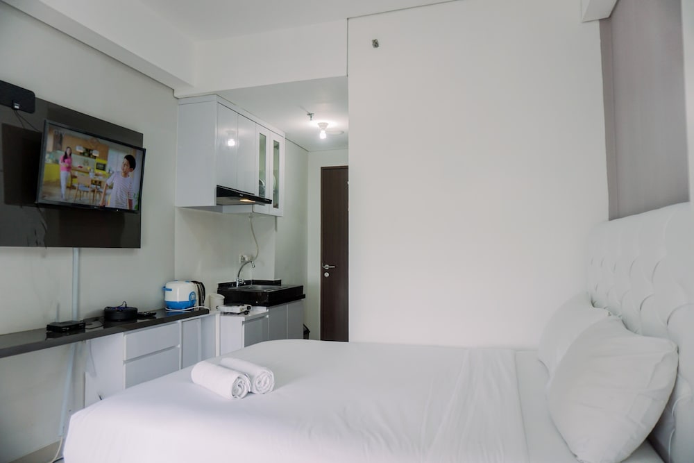 cozy stay studio at transpark bintaro apartment