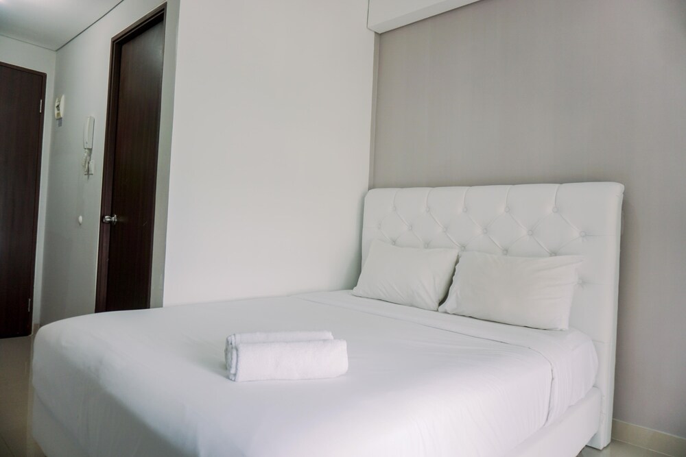 cozy stay studio at transpark bintaro apartment
