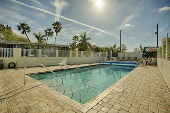 Regency Inn & Suites,Sarasota>>Desoto Lakes,3 star