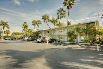 Regency Inn & Suites,Sarasota>>Desoto Lakes,3 star