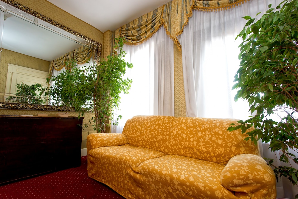hotel conterie