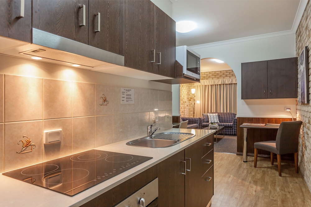 highlander motor inn and apartments