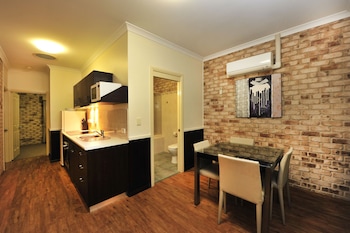 highlander motor inn and apartments