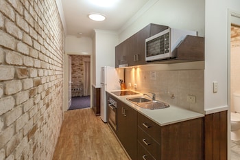 highlander motor inn and apartments