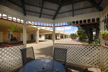 highlander motor inn and apartments