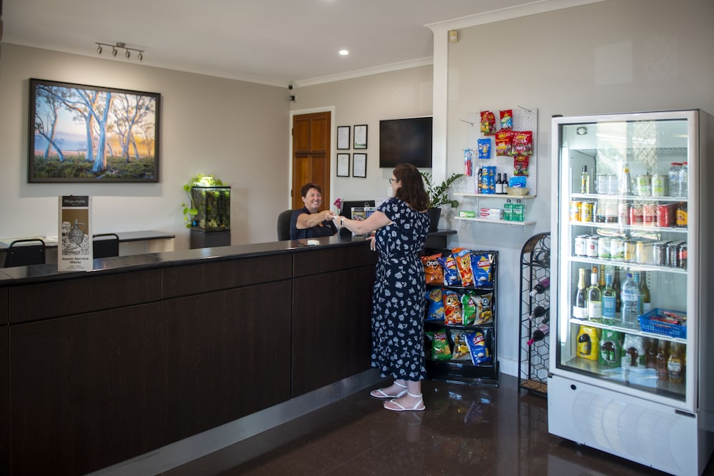 Highlander Motor Inn & Apartments,Darling Downs>>Dalby,4 star
