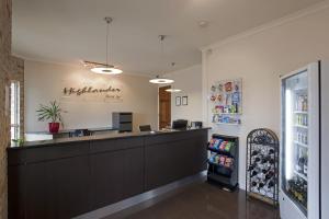 highlander motor inn and apartments