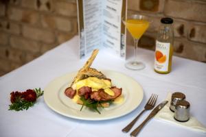 highlander motor inn and apartments