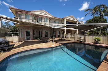 highlander motor inn and apartments