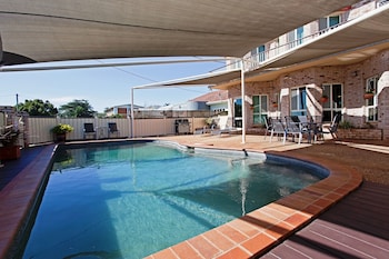 highlander motor inn and apartments