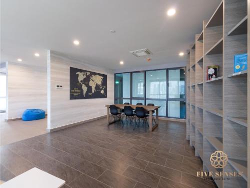 datum jelatek sky residence klcc five senses