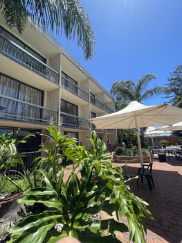 el lago waters motel