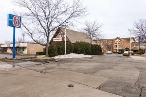 motel 6 libertyville il