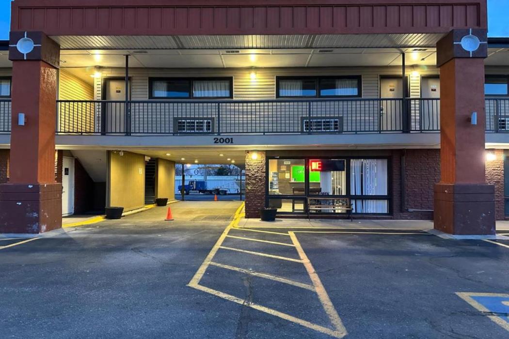 stay inn by oyo near i 80 lincoln west