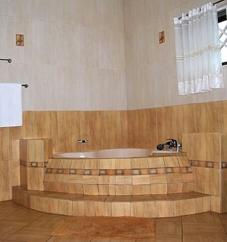 acacia lodge north legon