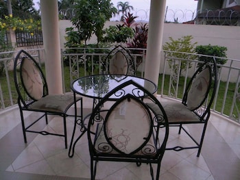 acacia lodge north legon